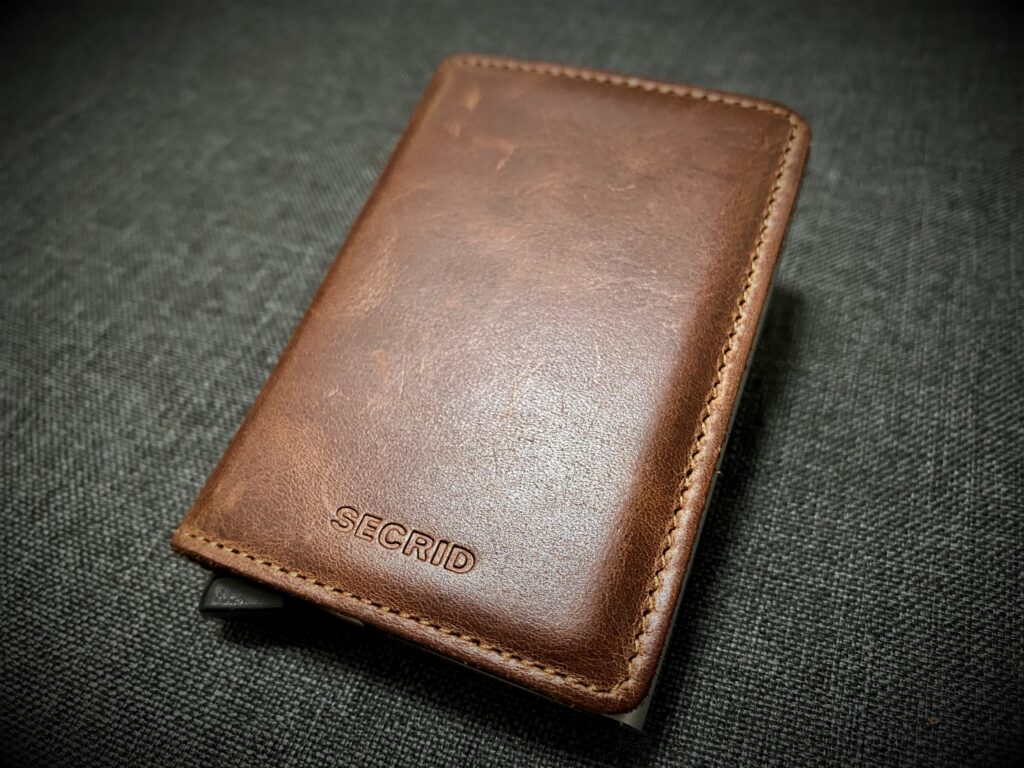 小型財布SECRIDヴィンテージブラウン
